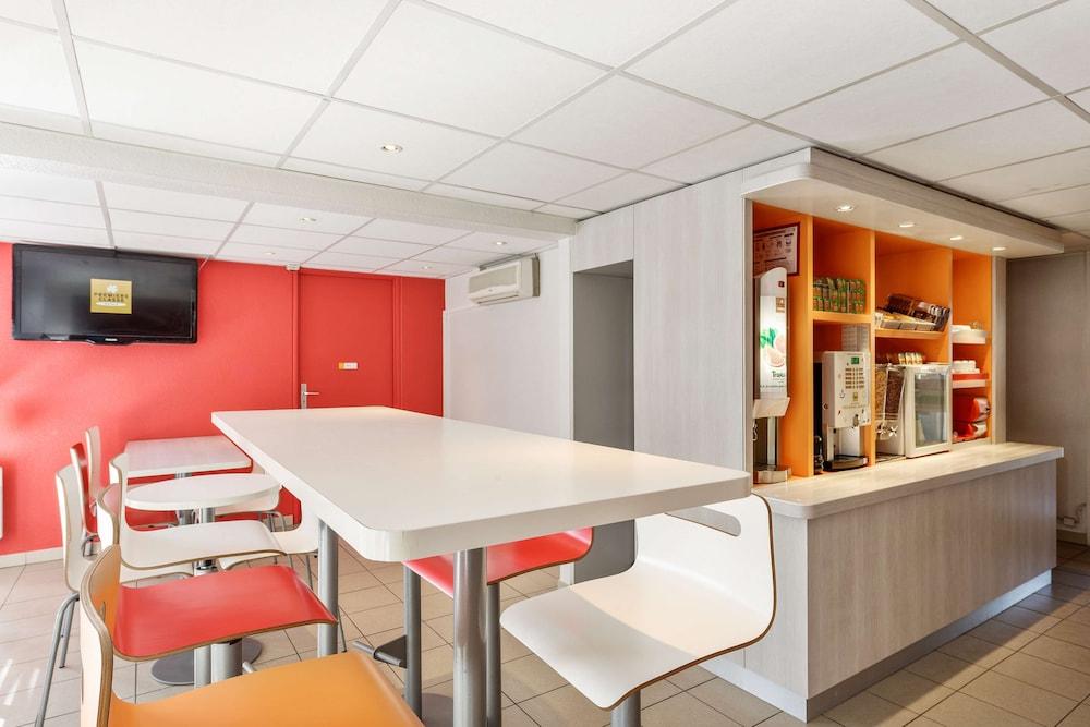 Premiere Classe Montelimar Nord - A7 Sortie 17 Les Tourrettes Exterior photo